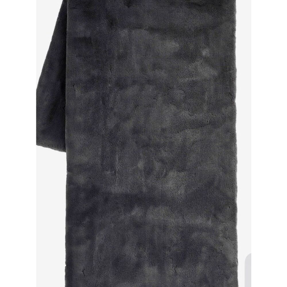 NEW FRYE FAUX FUR THROW Plush Blanket 60”x 70” Grey Cozy Comfy Machine Washable - Picture 6 of 7